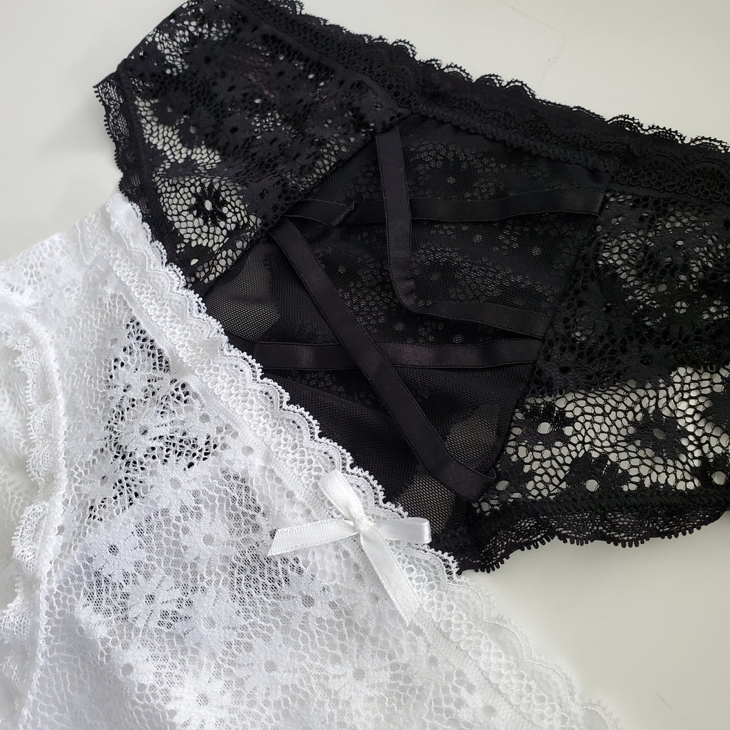 Daisy lace and mesh panty